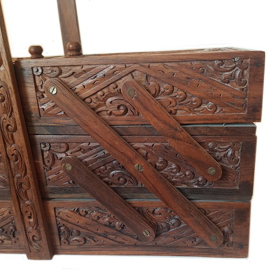 Art Deco naaidoos van Indiaas palissanderhout, Indonesië, jaren 1930 – Opbergkast, Wood (photo 8 of 11)