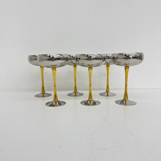 Image 1 of Set van 6 Italiaanse champagneglazen van roestvrij staal en messing uit het midden van de 20e eeuw, jaren 70.