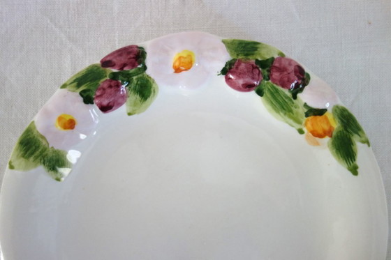 Image 1 of 6 piatti + 2 ciotole, barbotine con decorazione di frutta vintage