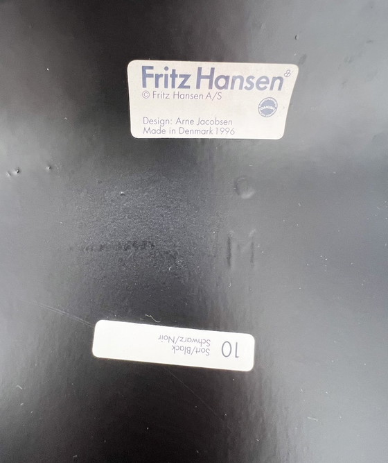 Image 1 of Set Van 2 Model 3107 Stoelen Van Arne Jacobsen Voor Fritz Hansen, 1990’s
