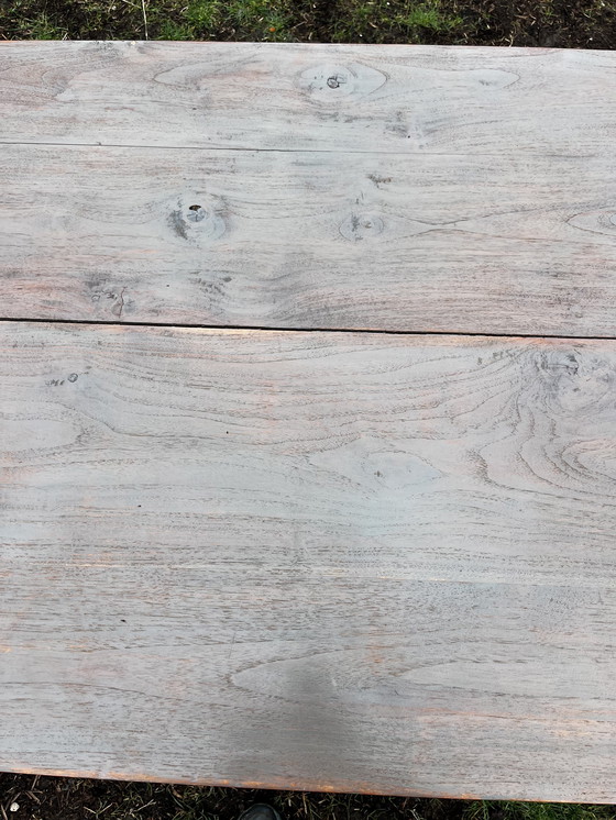 Image 1 of Massieve eettafel teakhout, voor de eetkamer of als tuintafel.
