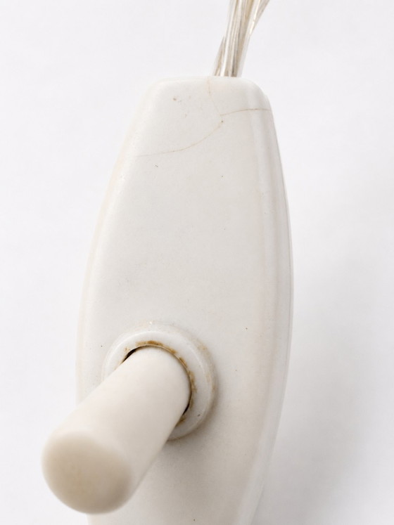 Image 1 of Kleine kegelvormige tafellamp met driepoot uit de jaren 1950, toegeschreven aan Stilnovo.