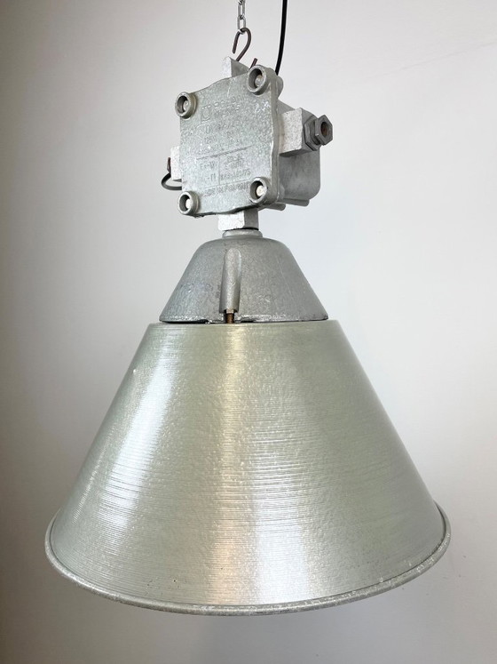 Image 1 of Industriële explosieveilige lamp met aluminium kap van Polam Wilkasy, jaren 70.