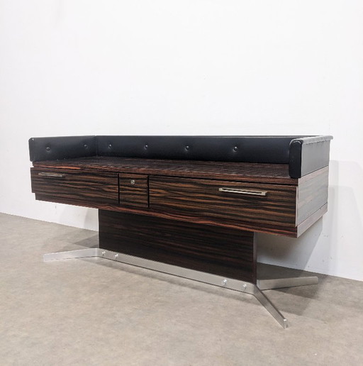 Mobiletto basso spaziale anni '70