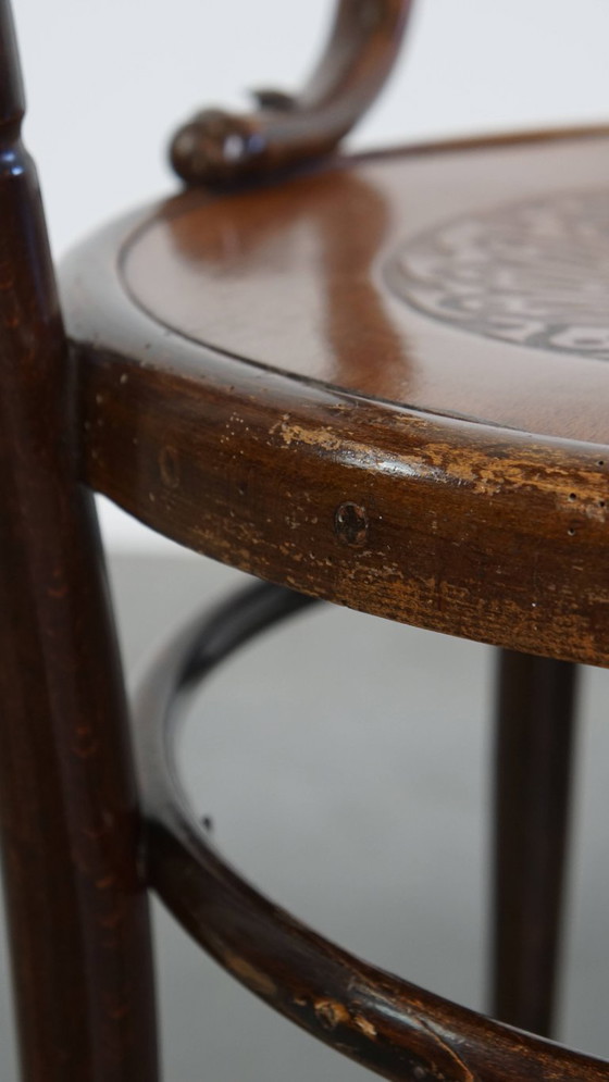 Image 1 of Silla antigua de diseño de madera de Mundus para Thonet con reposabrazos