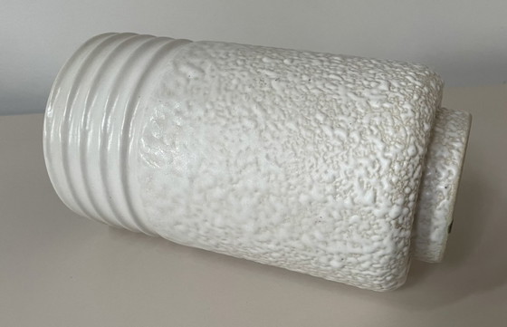 Image 1 of Vintage witte aardewerken vaas
