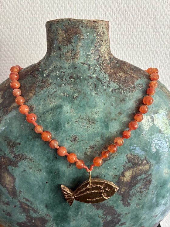 Image 1 of Nieuwe ketting van oranje vintage kralen en gouden visje
