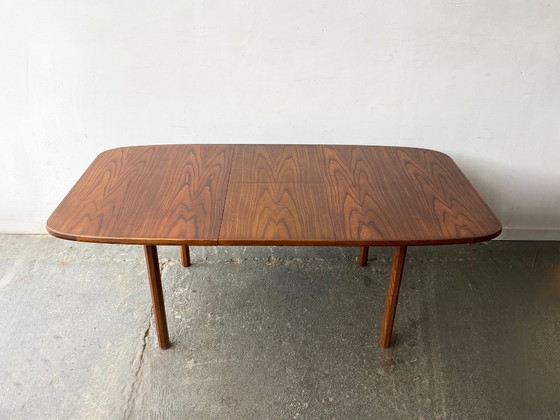 Image 1 of White & Newton Mid Century Table de salle à manger à rallonge