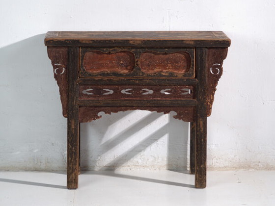 Antiker Konsolentisch mit mehrschichtiger Patina – China, ca. 1930 (photo 23 of 40)