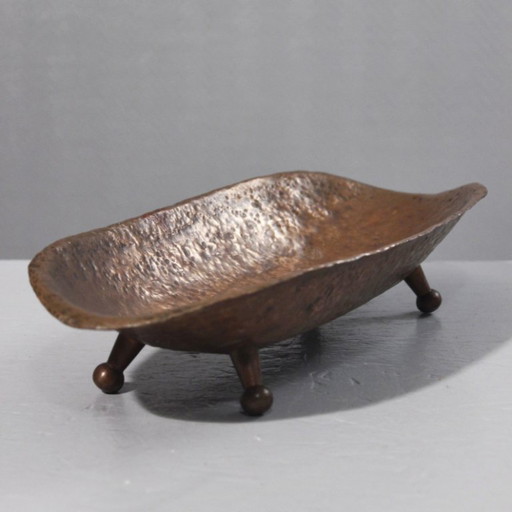 Hammered copper fruit bowl on feet Brutalist folk art 20th century