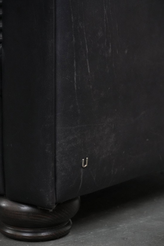 Image 1 of Schwarzes Chesterfield-Dreisitzer-Sofa aus Rindsleder