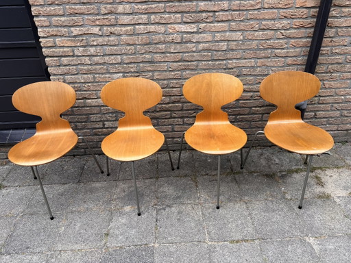 Ensemble de 4 chaises à 3 pieds Fritz Hansen originales et rares