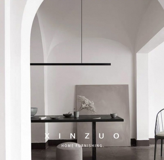Image 1 of Minimalistische lineare Pendelleuchte (gebraucht)