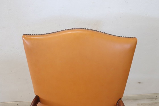 Image 1 of Fauteuil ancien en noyer, Italie fin du 19ème siècle