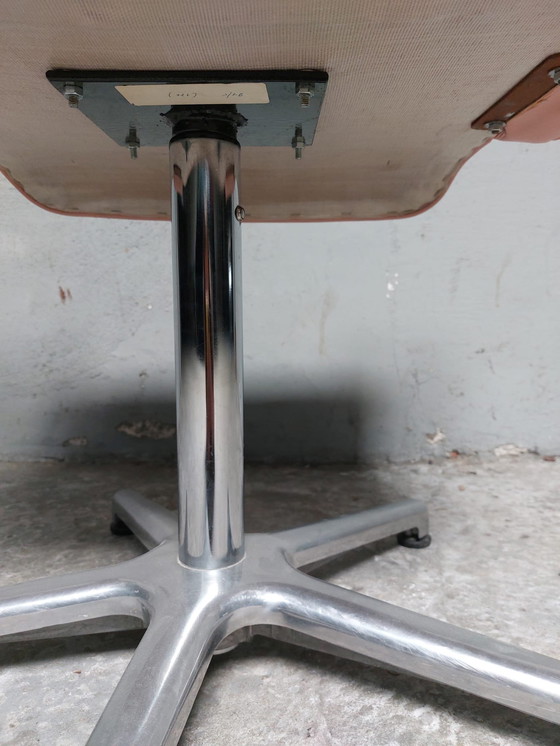 Image 1 of Sedia da ufficio vintage rosa con piede cromato