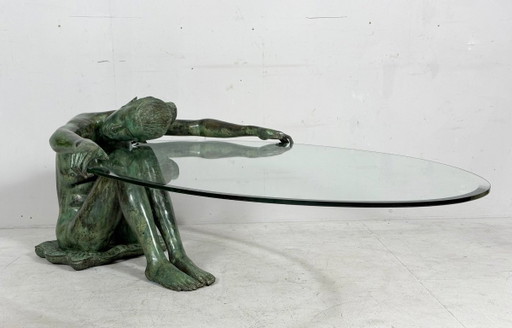 Mesa auxiliar/de centro escultórica con escultura de una mujer desnuda, bronce, Francia, década de 1980.