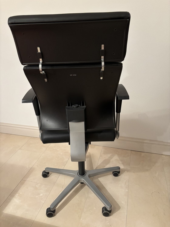 Ahrend Centennial by Frans de la Haye – Office chairs, Leather, Metal (photo 6 of 7)
