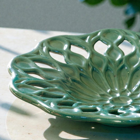 Image 1 of Grande coupe vintage en faïence ajourée mandala 