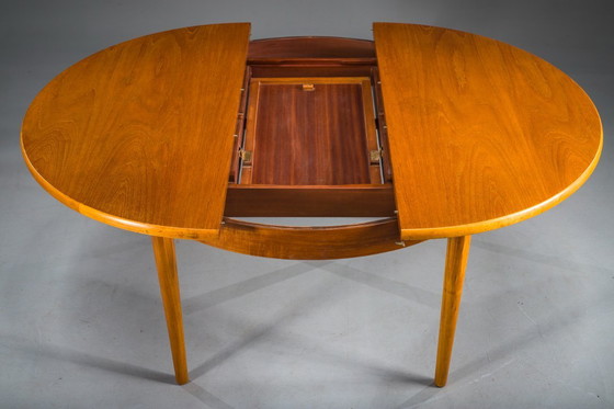 Image 1 of Round Teak Veneered Extendable Dining Table from G-Plan, 1960s