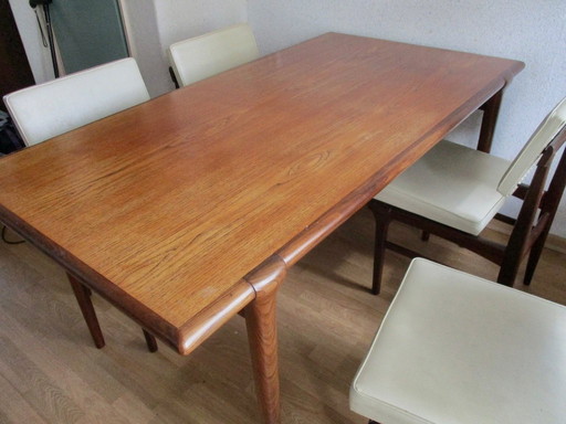 Dining table and 5 chairs