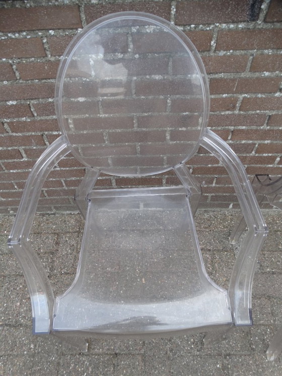 Image 1 of Louis Ghost de Kartell, diseño de Philippe Starck