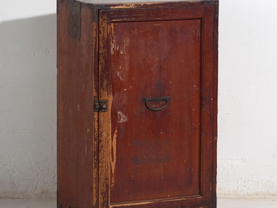 Small antique Japanese cupboard - Meiji / Taishō Period (c. ) #68 – Storage cabinet, Iron (photo 2 of 40)
