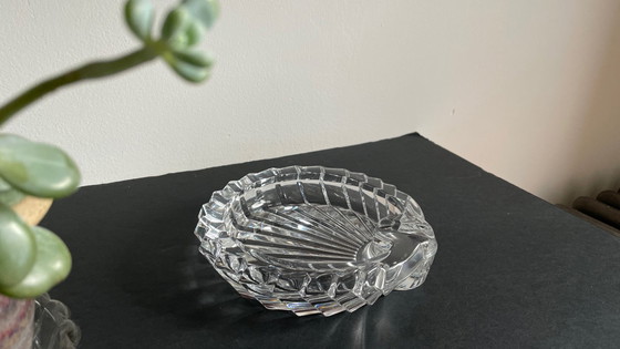 Image 1 of Cenicero en forma de concha Cristal de época