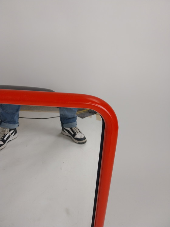 Image 1 of 1 specchio in metallo rosso anni '70 60 x 60 cm