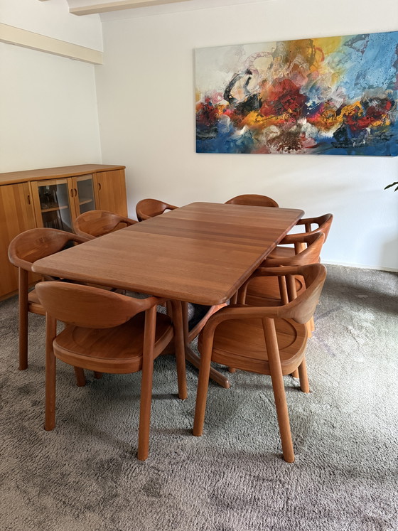 Tavolo da pranzo Dyrlund design danese vintage con 8 sedie Korpus - Teak massiccio – Tavoli da pranzo, Wood (photo 3 of 10)