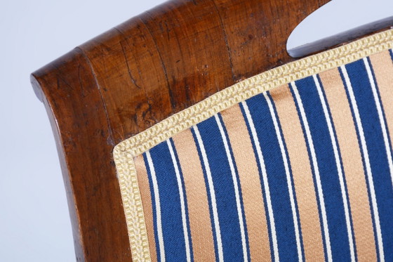 Gerestaureerde Biedermeier fauteuil, walnootfineer, sparrenhout, eikenhout, Tsjechisch, jaren 1830 – Textile (photo 10 of 11)