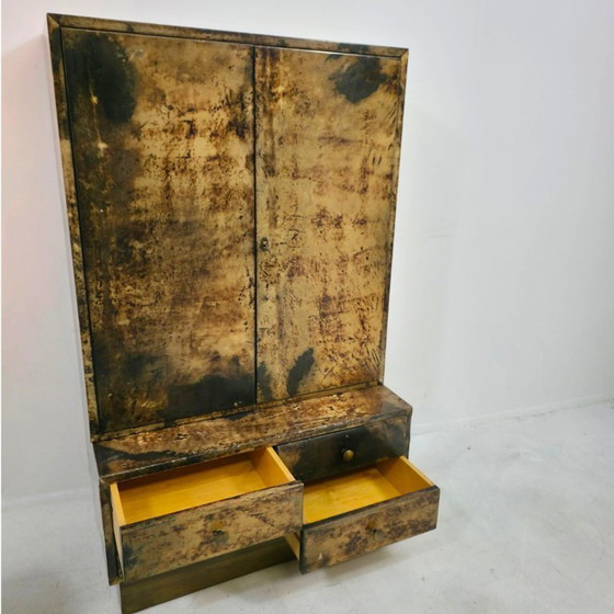 Image 1 of Wunderschöner Ado Tura Getränkeschrank aus der Mitte der 1960er Jahre. Hervorragend gestaltetes Ziegenpergament.