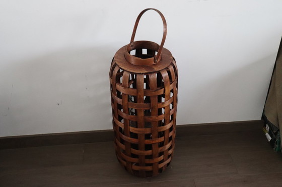 Image 1 of Farol de viento con diseño tejido