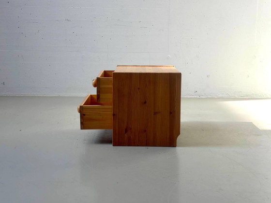 Vintage nachtkastje van grenenhout, jaren 70 – Wood (photo 12 of 13)