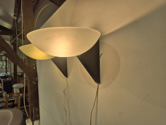 Image 1 of Een paar vintage Italiaanse postmoderne wandlampen