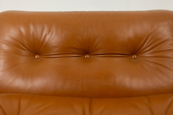 Image 1 of Mario Bellini, pour B&B  Fauteuil chauffeuse Amanta en cuir. Vers 1970