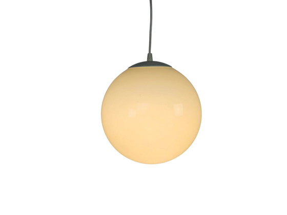 Image 1 of Happy Lights - Vintage Hanglamp - Globe - Ochtendnevel - Opaalglas - Metaal - 70's