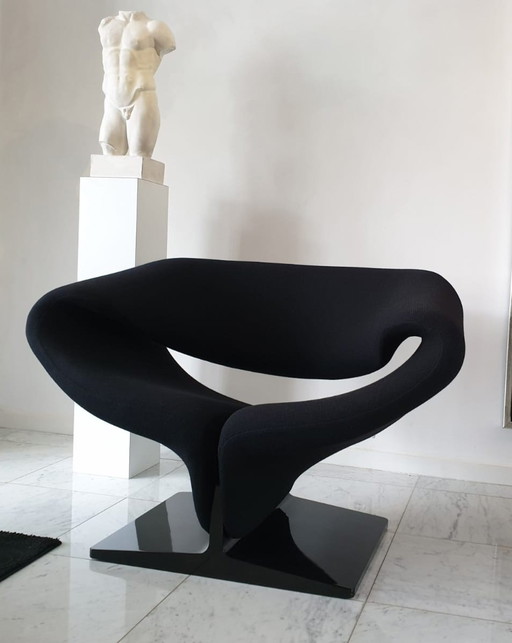 Artifort Pierre Paulin Ribbon Chair met hocker