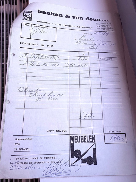 Image 1 of Thonet eetkamerset : tafel met 6 stoelen