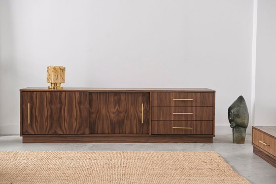 Image 1 of Notenhouten dressoir O-S03 met schuifdeur en 3 laden