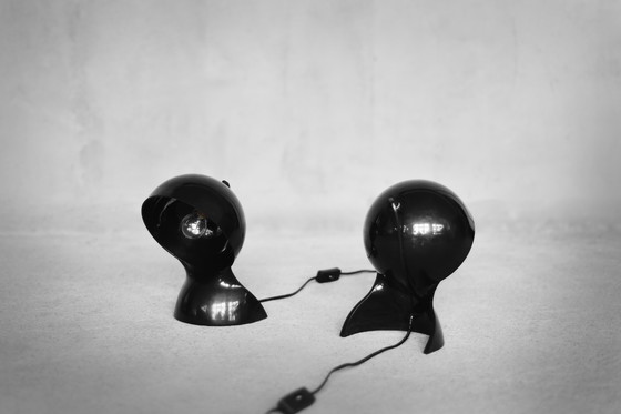 Image 1 of Vintage moderne zwarte Dalù tafellamp van Vico Magistretti voor Artemide, jaren 1960, set van 2