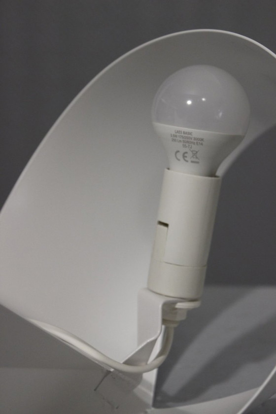 Image 1 of Lampada vintage "Ribbon" in metallo piegato laccato bianco, disegnata da Claire Norcross & Habitat