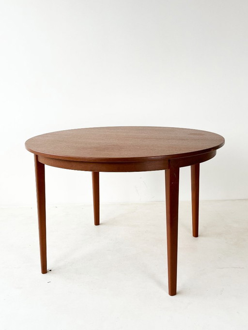 Expandable Teak Table (Round)
