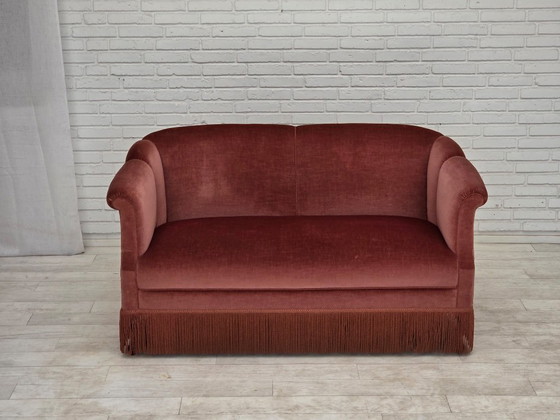 Anni '60, Divano danese 2 posti, velluto d'arredamento rosa originale. – Divani 2 posti, Velvet, Wood (photo 3 of 21)