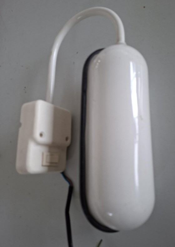 Image 1 of Vrieland vintage postmoderne wandlamp jaren ’80 design zwart/wit