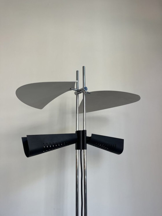 Enterprise Floor Lamp – Garcia Garay, 1980 – Floor lights, Aluminium, Chrome (photo 4 of 10)