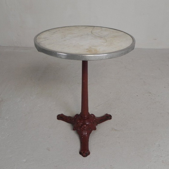 Image 1 of Tavolo da bistrot con gambe in ghisa e piano in marmo, anni '20