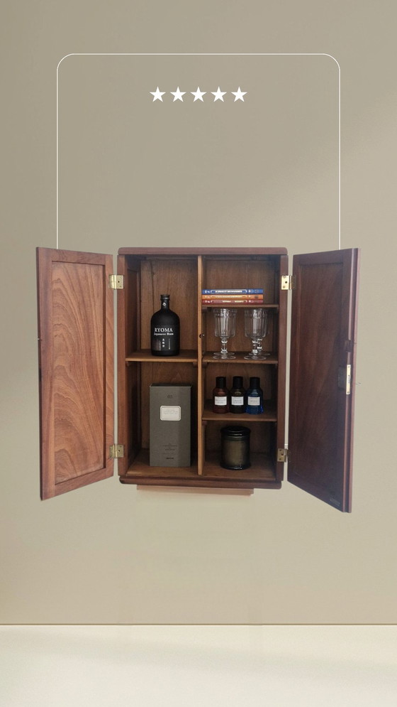 Image 1 of Ambachtelijke kast uit de jaren 50 - Massief mahonie en messing beslag