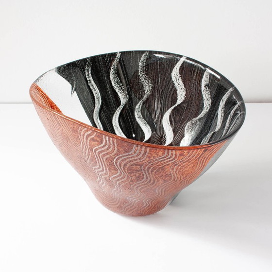 Image 1 of Bol en verre Kosta Boda 'Tonga' par Monica Backström, signé années 1980