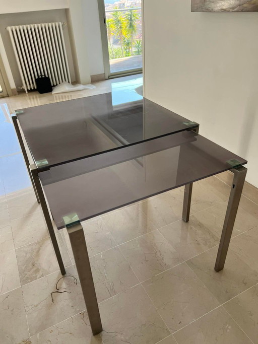 Table design élégante de Jean Nouvel, modèle iconique « 1=2 » édité par Zeritalia.