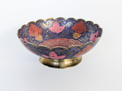 Vintage Pfauenschale aus Messing, indisch bemalte Emaille, Schale mit geschwungenem Fuß – schalen, Brass (photo 2 of 14)